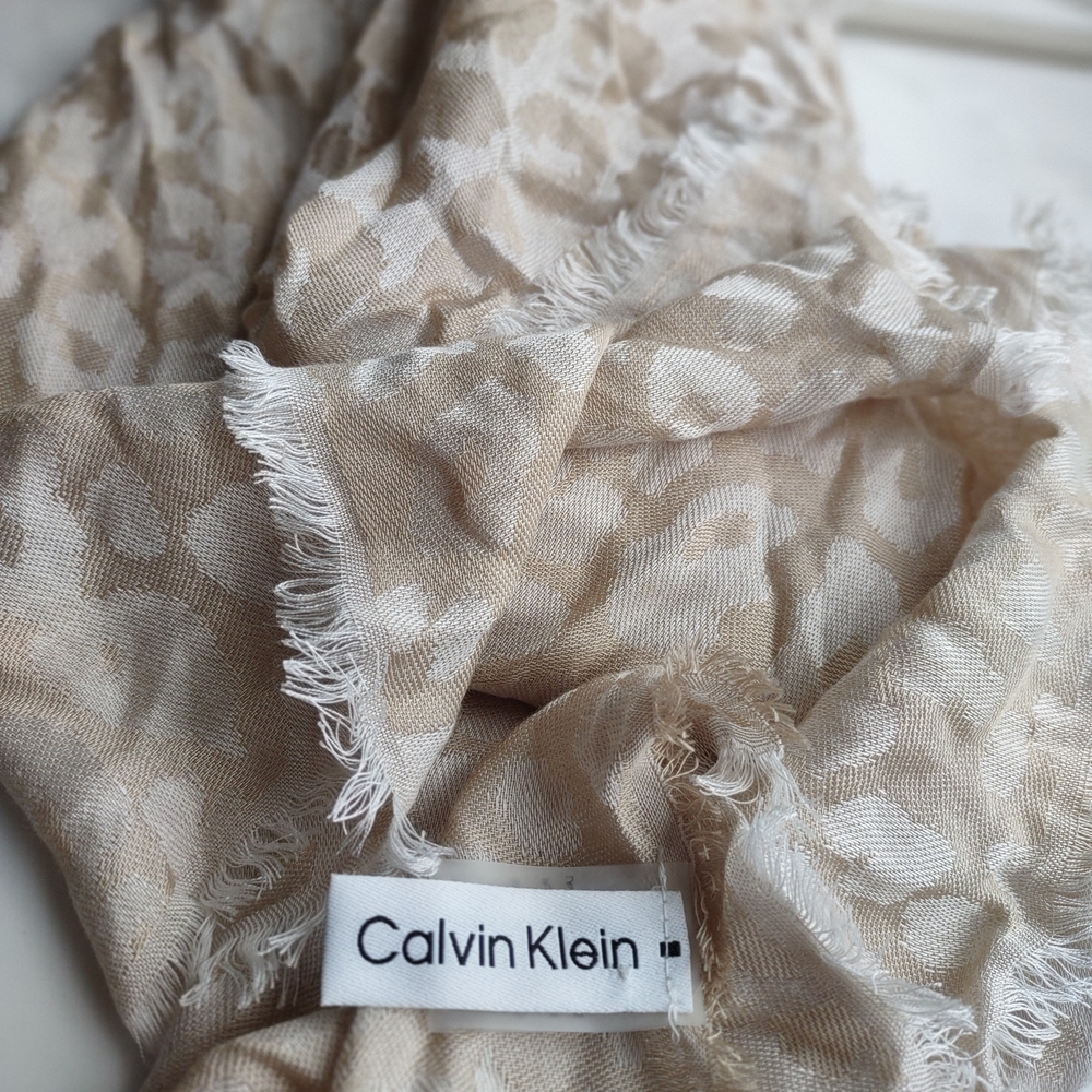 Calvin Klein Beige and White Patterned Scarf - Picture 2 of 3
